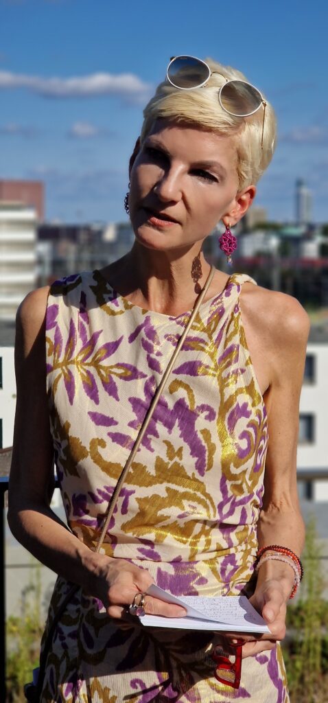 Deutschlands bekannteste Entscheidungs-Expertin Dr. Johanna Dahm feiert 50 Jahre Jubiläum 2 Deutschlands bekannteste Entscheidungs-Expertin Dr. Johanna Dahm feiert 50 Jahre Jubiläum mit Gästen aus der Wirtschaft