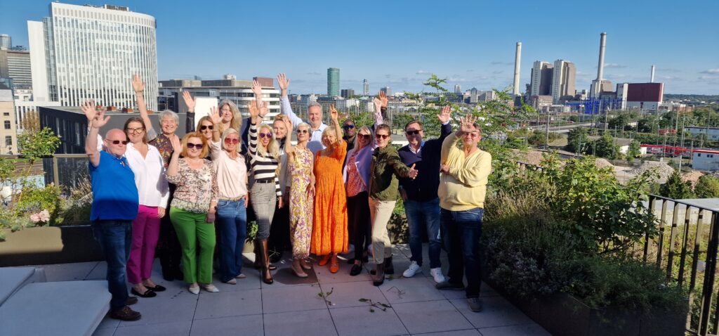 Deutschlands bekannteste Entscheidungs-Expertin Dr. Johanna Dahm feiert 50 Jahre Jubiläum 1 Deutschlands bekannteste Entscheidungs-Expertin Dr. Johanna Dahm feiert 50 Jahre Jubiläum mit Gästen aus der Wirtschaft