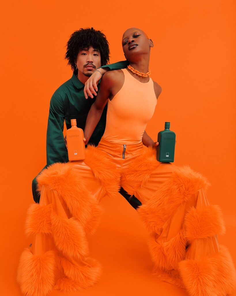 Jägermeister enthüllt neue Farben: Herbal Green & Culture Orange 1 Jägermeister x Pantone Bildrechte: Mast-Jägermeister