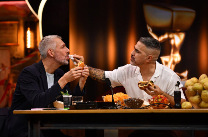 Titel: TV total - Aber mit Gast; Folge: 1; Person: Sebastian Pufpaff; Bushido; Copyright: Joyn/Steffen Z Wolff/Brainpool; Fotograf: Steffen Z Wolff; Bildredakteur: Nadine Vaders; Bildrechte: ProSieben Fotograf: ProSieben