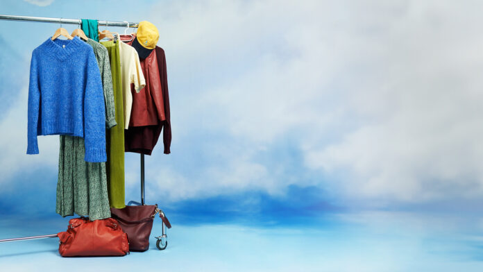 Der momox Fashion Report zeigt, warum Second Hand immer beliebter wird. / Bildrechte: momox