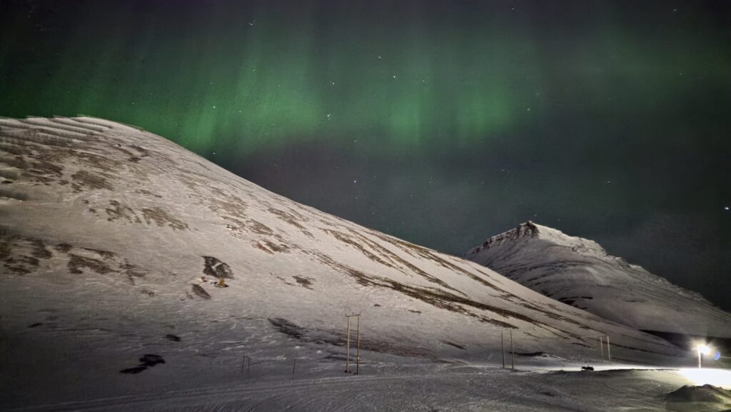 Spitzbergen im Februar: Eine Reise in die Arktische Winterwelt 4 Polarlichter Spitzbergen im Februar: Eine Reise in die Arktische Winterwelt Copyright: Ursula Sarhage