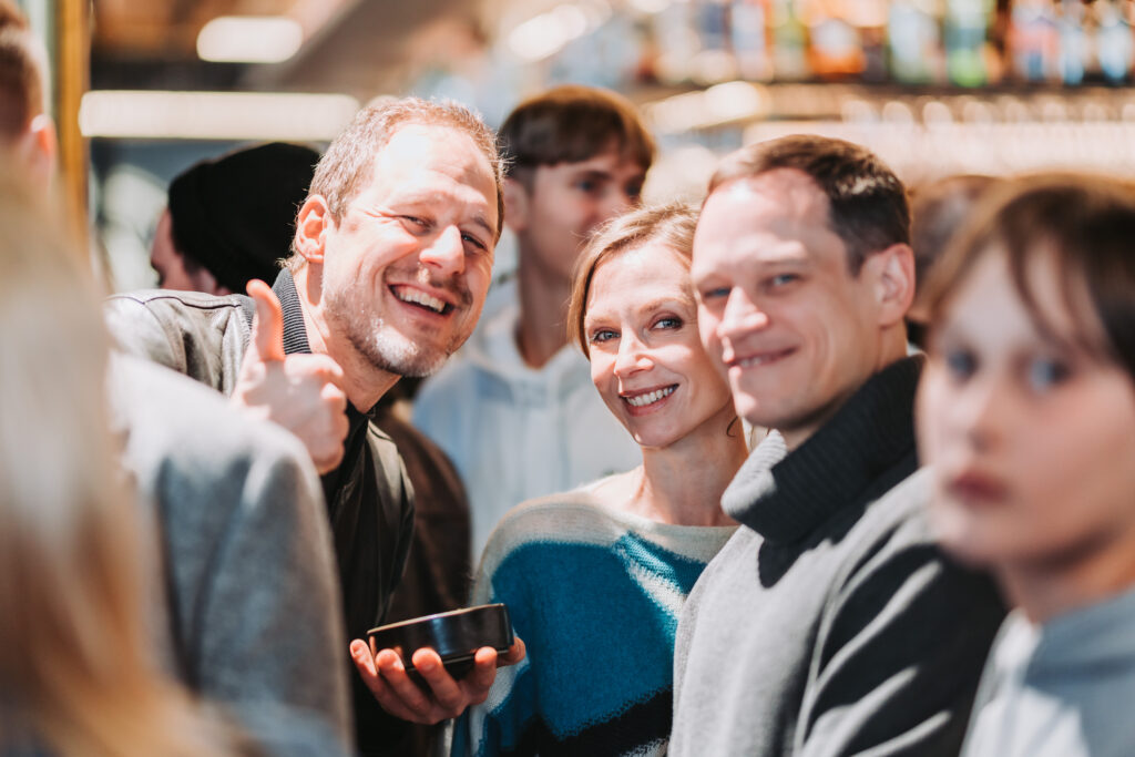 Employer Branding stärken: Warum der Blick hinter die Kulissen überzeugt 1 Employer Branding stärken: Warum der Blick hinter die Kulissen überzeugt