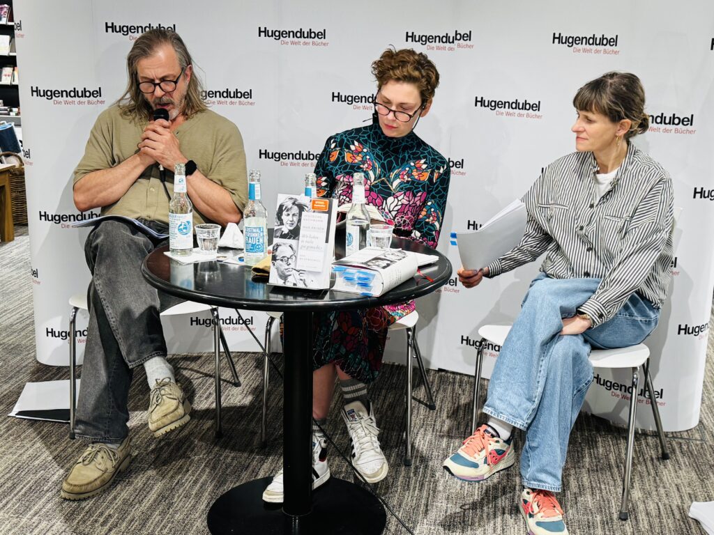 Große Literatur lebt weiter: Grandiose Lesung bei Hugendubel Frankfurt am Steinweg 1 Sebastian Kuschmann, Manja Kuhl und Katrin Spira - Schauspiel Frankfurt - im Hugendubel Frankfurt Steinweg