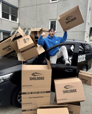 Smilodox optimiert Lagerlogistik: Modelabel von YouTube-Star „Flying Uwe“ bietet Rabatt auf aktuelle Kollektionen