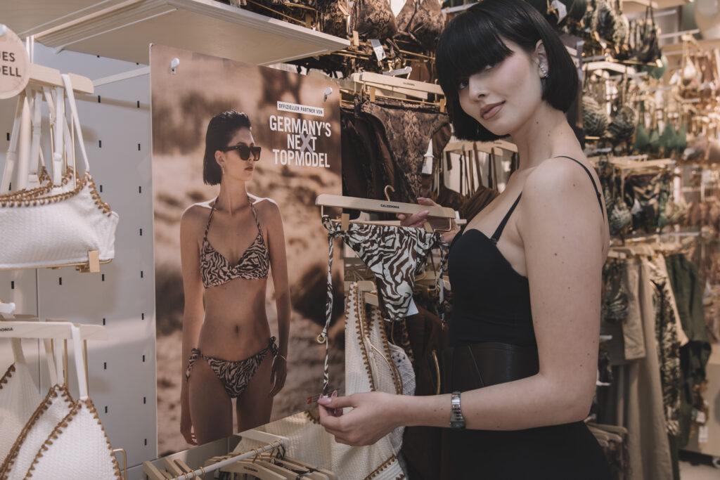 #GNTM-KANDIDATIN MAGDALENA GLÄNZT BEIM CALZEDONIA EVENT 1 CLZxGNTM_Berlin Store Event 03.05.2025, photographer Tonya Matyu @tonyamatyu