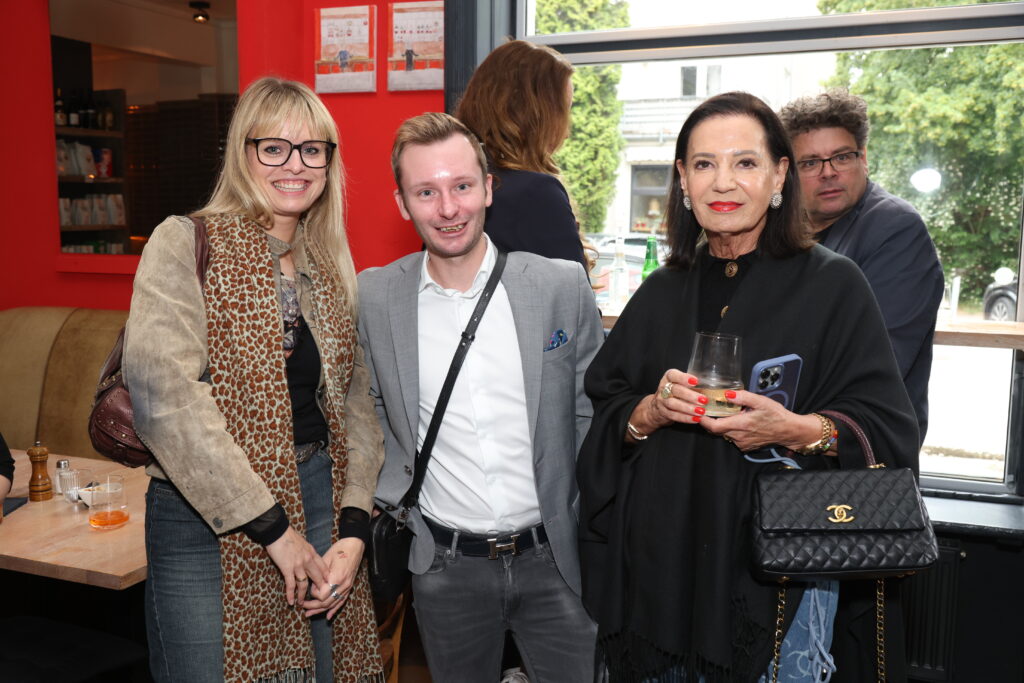 NEUE GANZTAGSBAR „MANZELS – GUTEN TAG & ABEND“: EPPENDORF HAT EINEN NEUEN LIEBLINGSORT 8 Frederike_J_Gotthart_Marketingleiterin_Optiker_Bode_PR_Unternehmer_Tim_Petersen_Charitylady_Cornelia_von_Wülfing