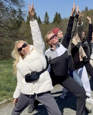 Die Kriegerhaltung (Virabhadrasana): Kraft, Stabilität und innere Balance