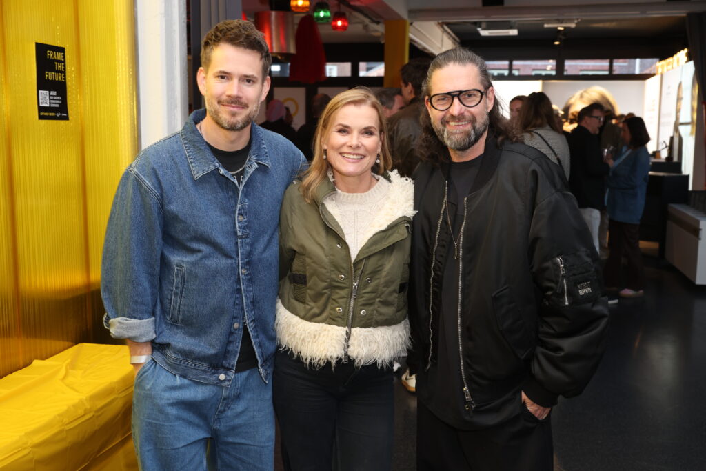 „Frame the Future“: Starauflauf beim Smart Glasses-Event von Optiker Bode in Hamburg 1 Johannes Strate, Revolverheld, Schauspielerin, Andrea Luedke_DJ_Kai Schwarz Copyright: Optiker Bode / Wallocha