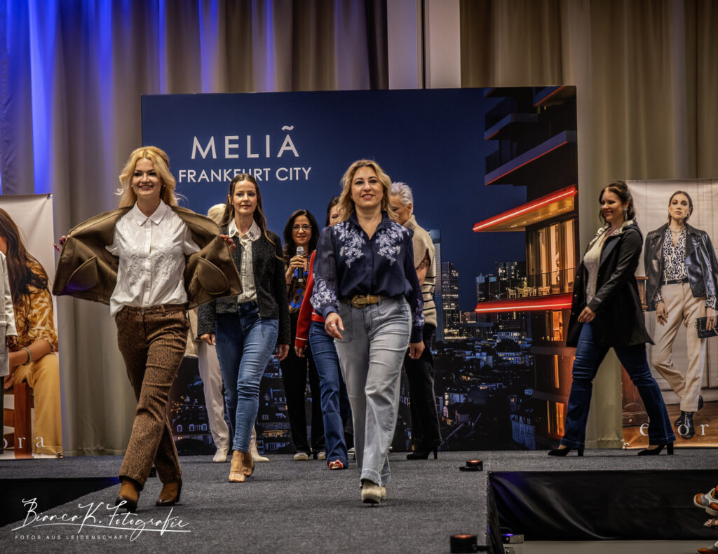 Wie muss ein Model sein? ELORA Fashion Show im MELIÁ Frankfurt City 7 Models Elora Fashion Show Copyright: Dirk Gier