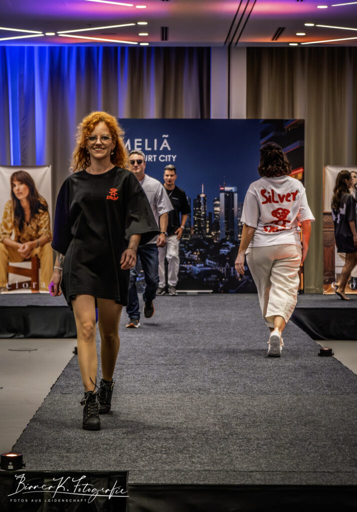 Wie muss ein Model sein? ELORA Fashion Show im MELIÁ Frankfurt City 33 Models Fashion Show - Melia Frankfurt City Copyright: Dirk Gier