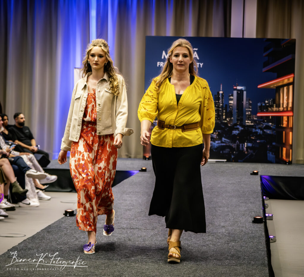 Wie muss ein Model sein? ELORA Fashion Show im MELIÁ Frankfurt City 37 Models Elora Fashion Show Melia Frankfurt City Copyright: Dirk Gier