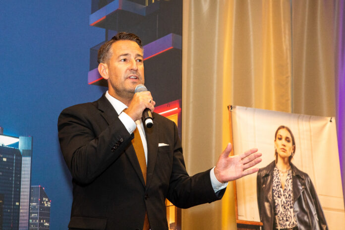 General Manager General Manager Bastian Becker – Elora Fashion Show im MELIÁ Frankfurt City.