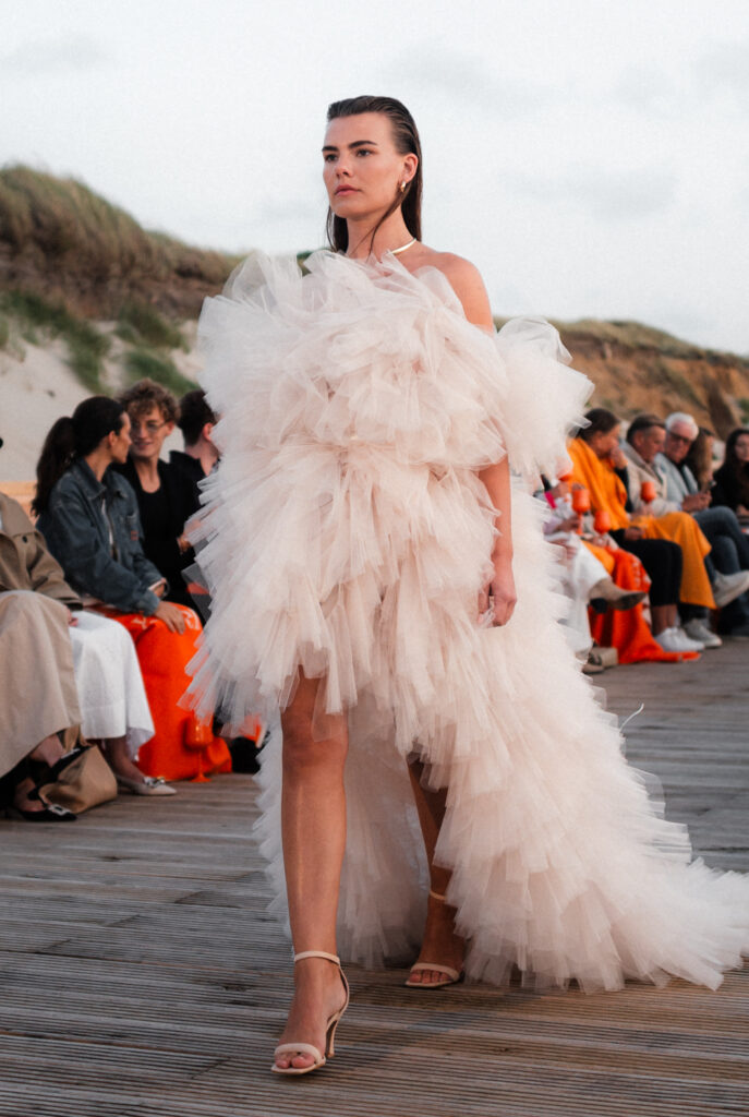 Mercedes-Benz Sommerort Sylt: Bridal Looks mit Kaviar Gauche, IWC, Leica & Dr. Hauschka 1 Fotocredit: Mercedes-Benz | @mercedesbenz_de | PAT DOMINGO | @patdomingo