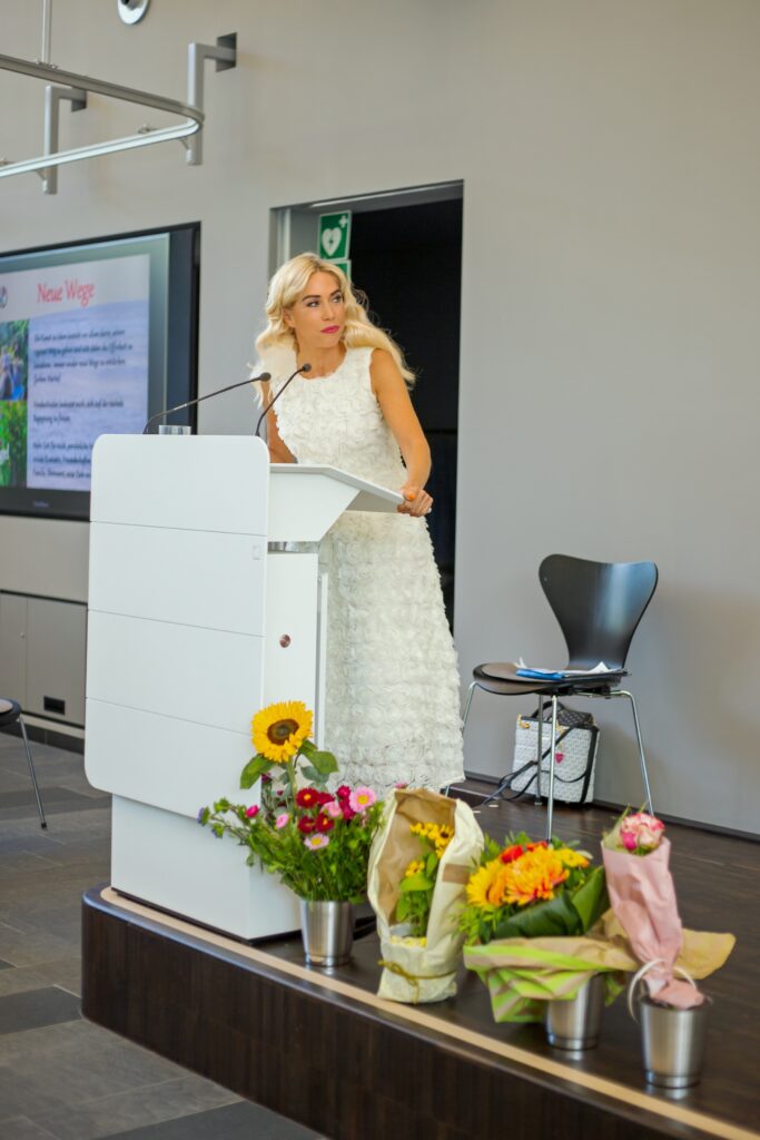 Was wirklich wichtig ist im Leben - Speaker Jane Uhlig - Deutsche Bundesbank 6 Speaker Jane Uhlig Was wirklich wichtig & Yoga in der Deutschen Bank Copyright: Jörg Rosenberger