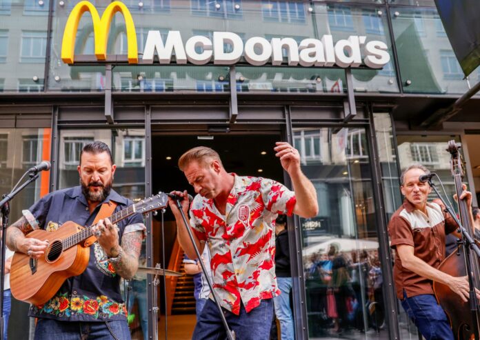 Mit Mecces um die Welt x Dick Brave Bildrechte:McDonald's Deutschland