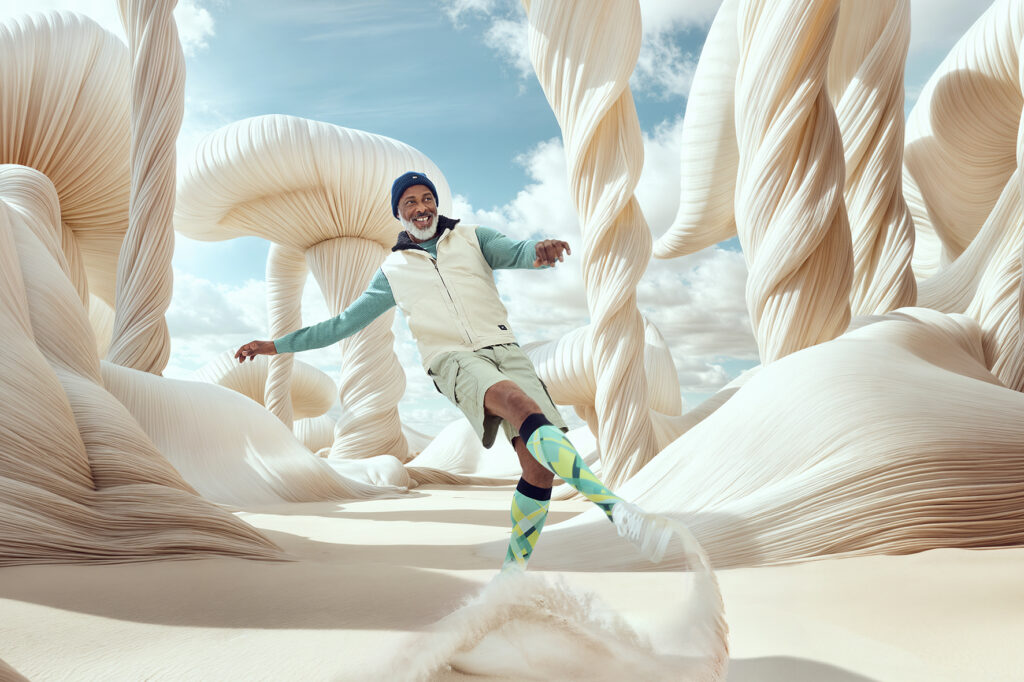 medi setzt Maßstäbe in der Kompressionstherapie 1 "Die Kampagne macht deutlich: Für uns stehen reale Menschen mit ihren persönlichen Wünschen, Zielen und Visionen im Mittelpunkt - ergänzt durch KI-generierte Bildwelten, die kreative Inspiration und neue Perspektiven eröffnen", erklärt Katharina Funk, Junior Product Marketing Managerin Compression bei medi. Bildrechte: medi