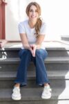Über die Autorin Dr. Mary (PD Dr. med. Mariam Arndt) ist habilitierte Ärztin, Psychotherapeutin, Sexualtherapeutin, Paarcoach und Dozentin an der Universität zu Köln. Seit 25 Jahren begleitet sie Menschen in Fragen rund um Intimität, Beziehung und emotionale Gesundheit. Ihre Arbeit ist medizinisch fundiert, psychologisch tief und immer auf Augenhöhe. Dr. Mary schafft Räume für Selbstverbindung, Beziehungsintelligenz und heilsame Veränderung.