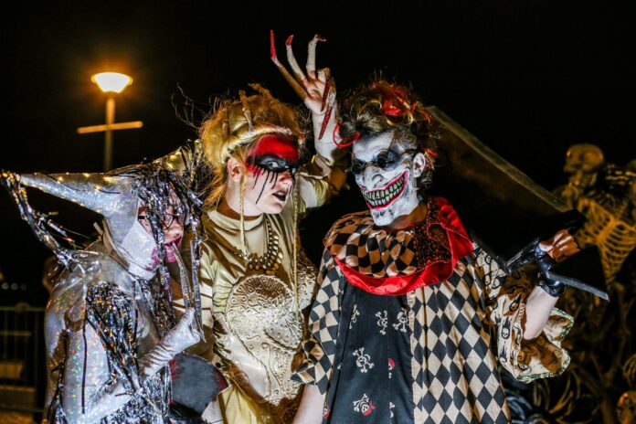 Halloween hat seinen Urpsrung in Irland und wird auf der grünen Insel auch heute noch traditionell und modern gefiert. Bildrechte: Irland Information Tourism Ireland