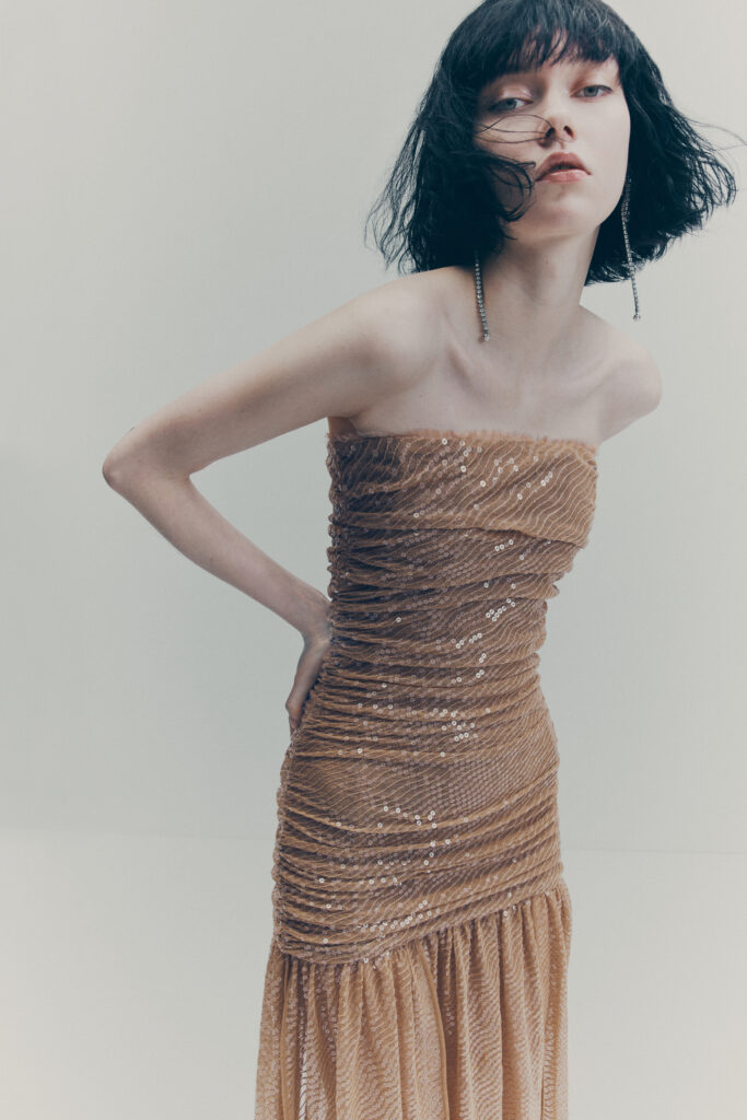 H&M Studio Holiday 2025: Dekadenz trifft auf New-Romantic-Glamour 1 1309084001 202502 LB 3432 1 Janes Magazin