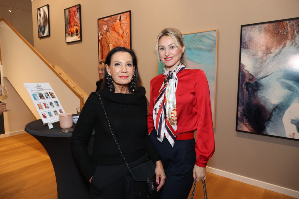 Über den Dingen – Kevin Krautgartner zeigt „ARTWORK SELECTION“ in Hamburg 4 Cornelia_von_Wuelfing_Katharina_Arnold