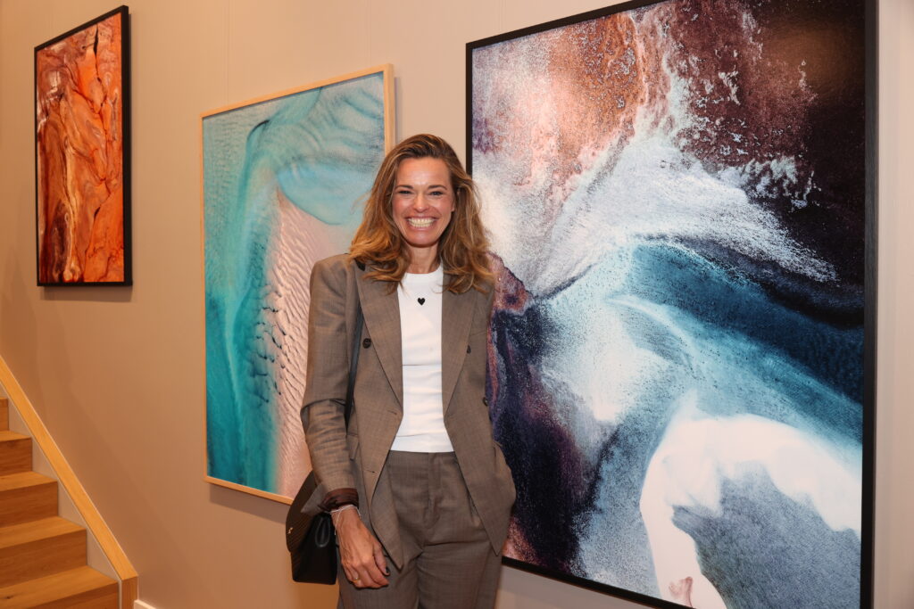 Über den Dingen – Kevin Krautgartner zeigt „ARTWORK SELECTION“ in Hamburg 3 Susanne Boehm, RTL Moderatorin