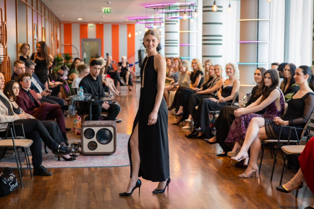 ELORA Fashion Show 2026: Neue Schönheitsideale erobern Frankfurt 20 AVANI Frankfurt City Elora Fashion Show: Model Casting by Jane Uhlig V.I.P. Art-& Fashion Photographer Fabian Otto