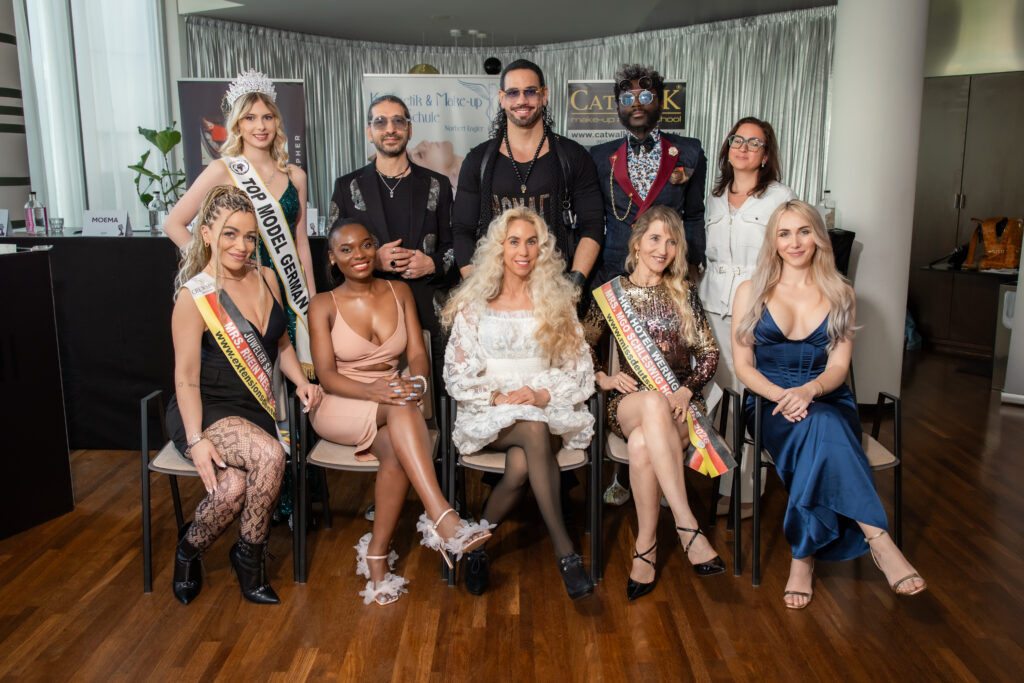 ELORA Fashion Show 2026: Neue Schönheitsideale erobern Frankfurt 9 AVANI Frankfurt City Elora Fashion Show Jury: Oben: Vanessa Luisa Dyrda, Orhan Varli, Fabian Otto, Didi Veron, Moema Rodrigues Unten: Timja Bilali, Iphithulinkosi Ndebele, Jane Uhlig, Eve Opara, Miaumarmelade V.I.P. Art-& Fashion Photographer Fabian Otto