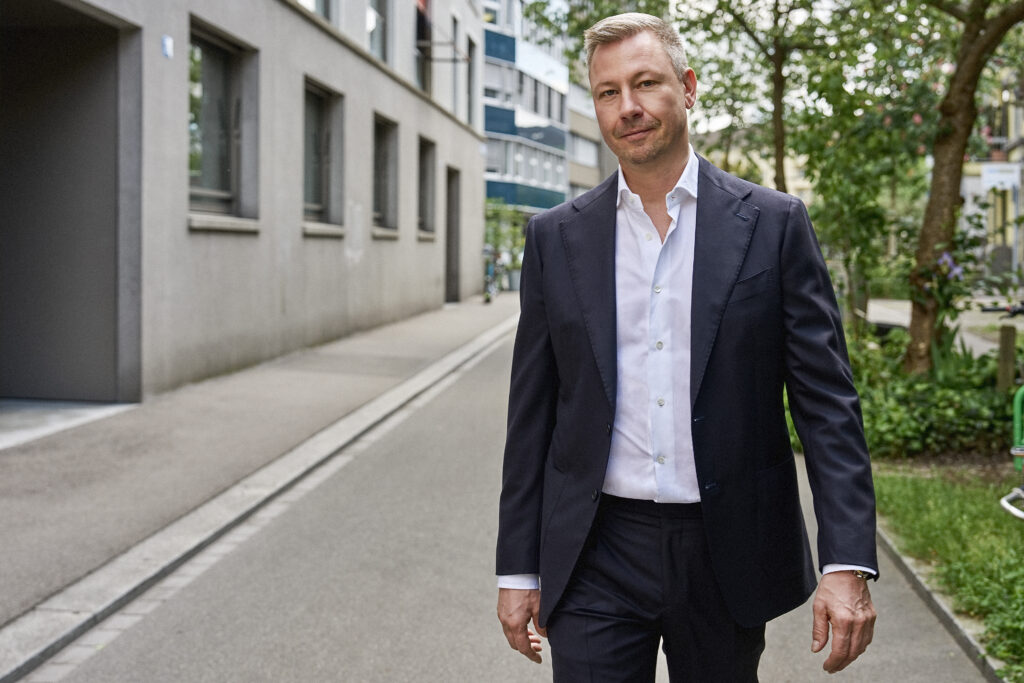 Wenn Nähe zur Lüge wird 1 Gunnar Appelt begleitet Menschen auf ihrem Weg zu bewusster Beziehung. Seine Arbeit berührt die Bereiche Nähe, Intimität und emotionale Heilung – mit dem Anspruch, nicht nur zu verstehen, sondern wirklich zu verändern. Mehr unter www.gunnar-appelt.com