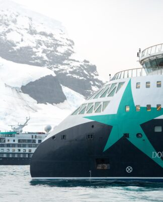 Sehnsucht nach dem hohen Norden: Mit IKARUS TOURS auf magischer Expeditionsreise zwischen Lofoten, Grönland und Island