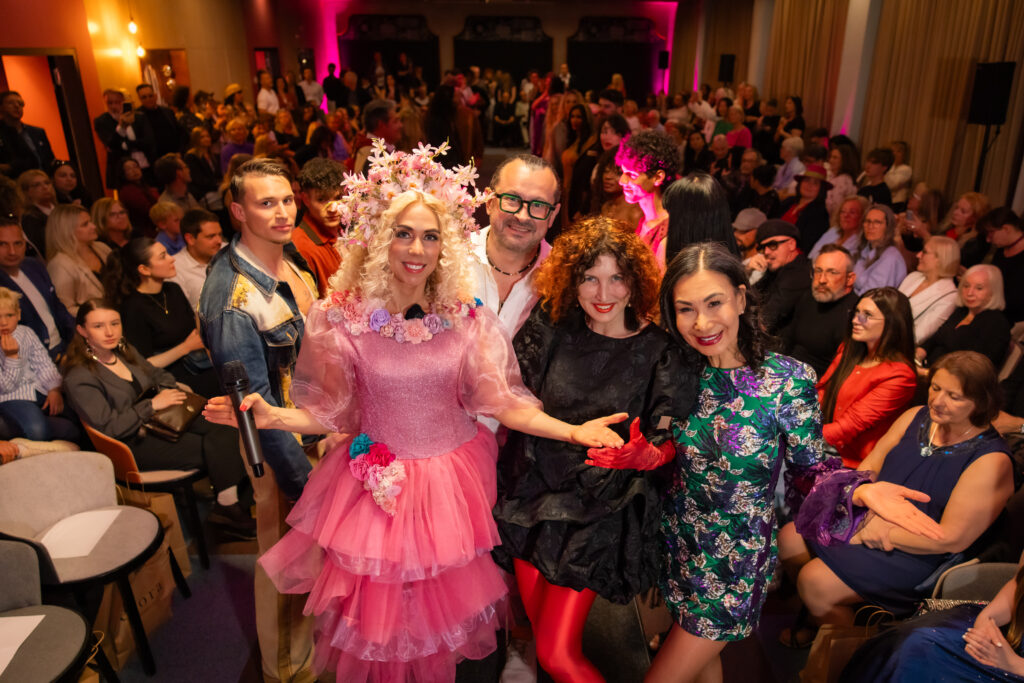 ELORA Fashion Show Frankfurt 2026: Designerin Vlada Dizik begeistert mit glamouröser Couture 1 ELORA FASHION SHOW 30.04.2026 111 1 Janes Magazin