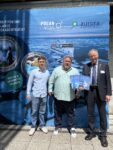 Ikarus Tours CEO Nikolas Kitzki mit Sohn Konstantin und Dr. Volker Strecke Foto: Shadi Komeili