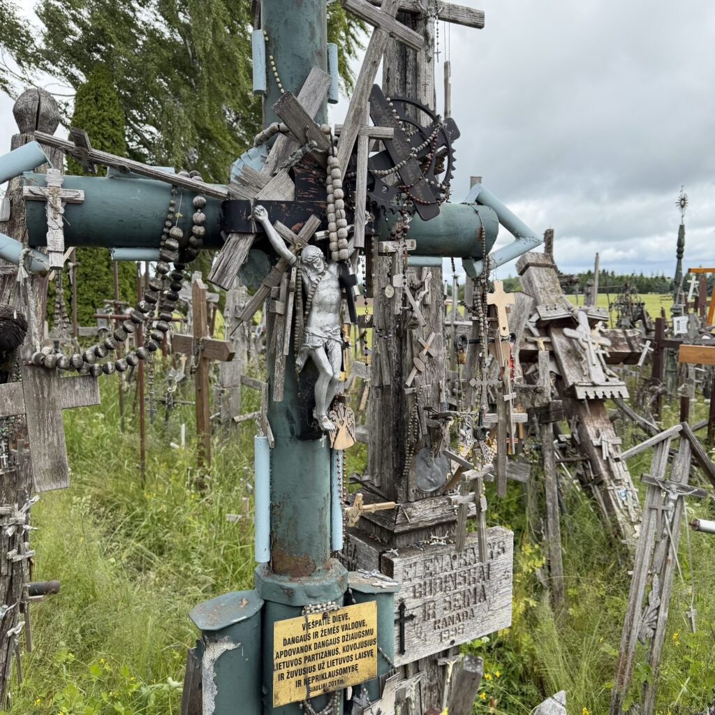 Berg der Kreuze in Litauen – Ein Ort, der tief berührt 6 img 4413 Janes Magazin