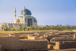 Ahmed-Yassavi-Moschee in Turkestan, Kasachstan: Das bedeutende UNESCO-Welterbe an der historischen Seidenstraße verbindet jahrhundertealte Ruinen mit eindrucksvoller islamischer Architektur und zählt zu den wichtigsten Pilgerstätten Zentralasiens. Entdeckungsreisen durch Kasachstan mit IKARUS TOURS. © IKARUS TOURS