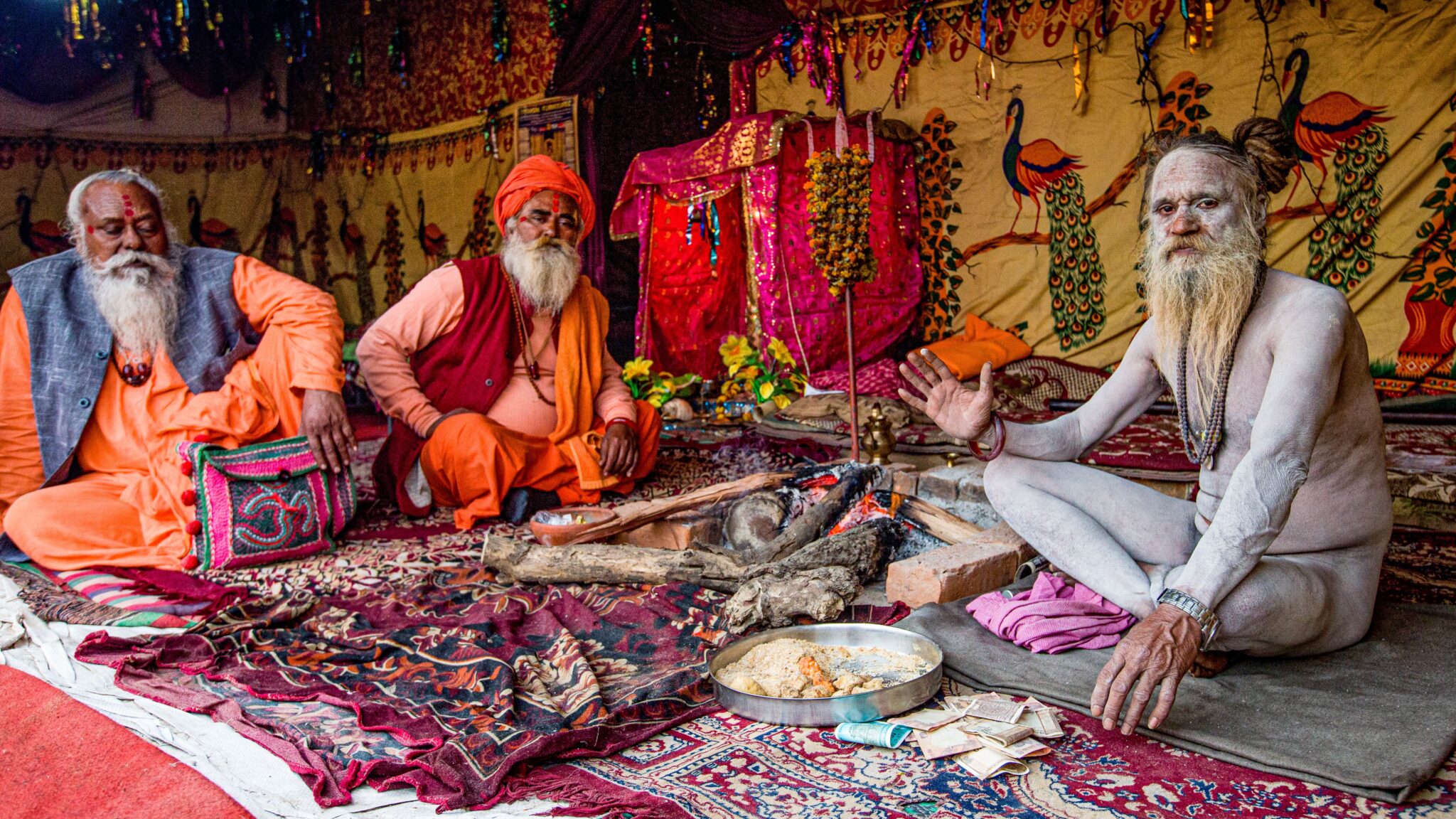 Festivalreisen 2027: Mit IKARUS TOURS zu internationalen Kulturfesten Hinduistische Sadhus bei der Kumbh Mela in Indien: Die Festivalreise von IKARUS TOURS zur Ardh Kumbh Mela 2027 in Haridwar eröffnet unmittelbare Einblicke in gelebten Glauben, spirituelle Rituale und jahrtausendealte Traditionen. Foto: India Exotica / IKARUS TOURS